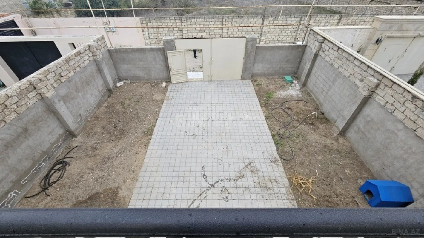 Satılır 4 otaqlı həyət evi 280 m²