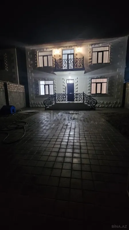 Satılır 4 otaqlı həyət evi 280 m²
