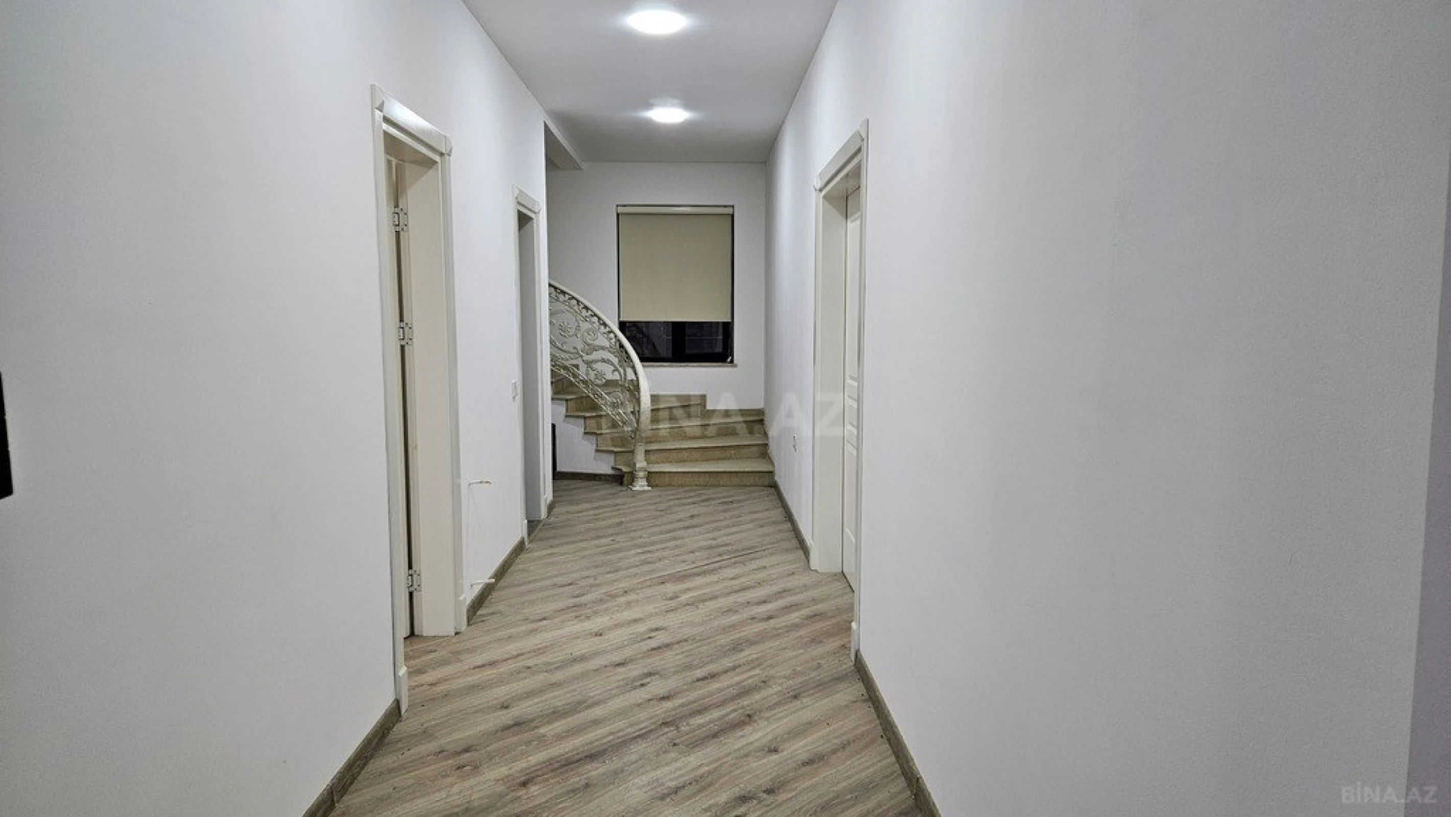 Satılır 4 otaqlı həyət evi 280 m²