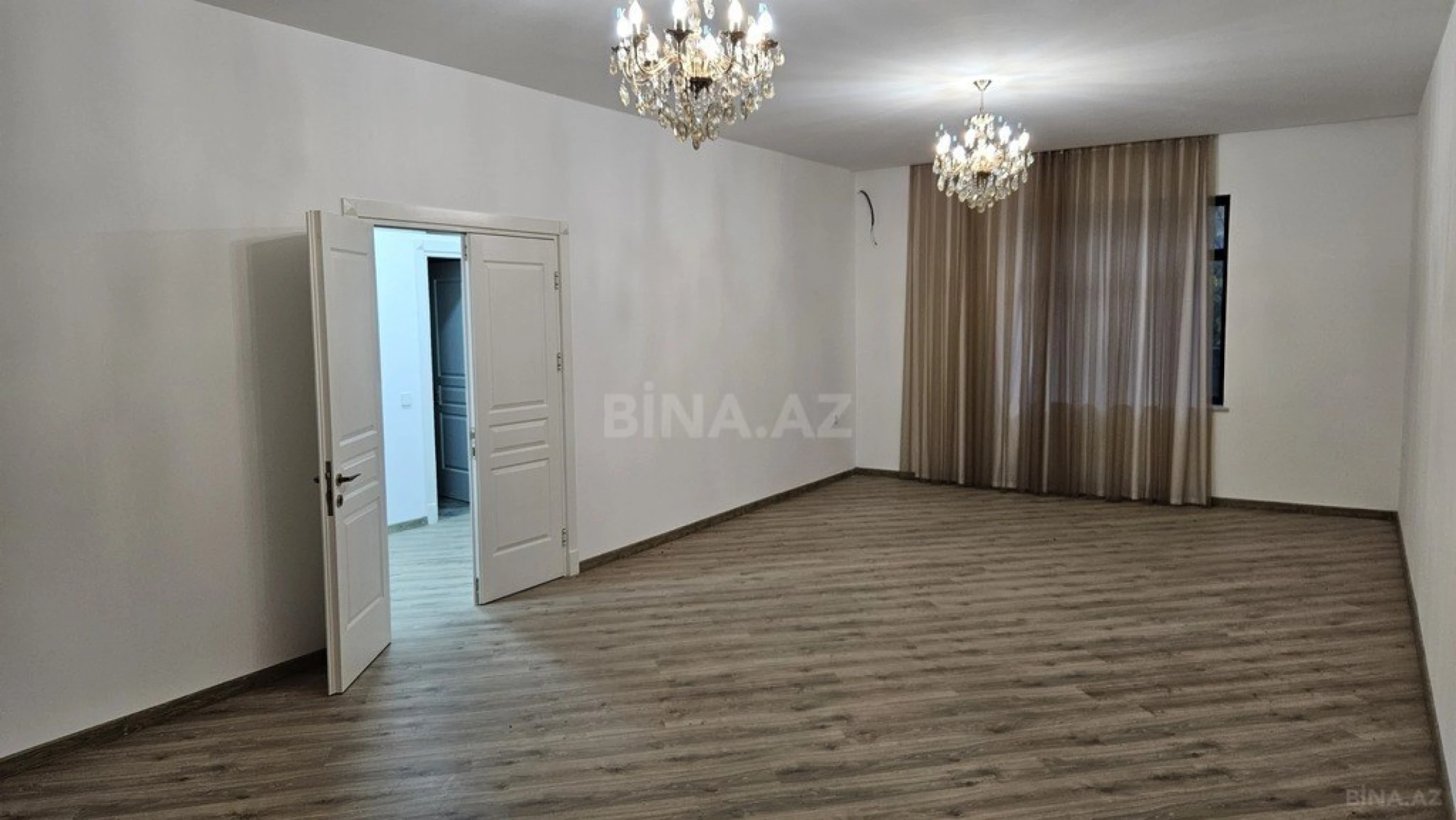 Satılır 4 otaqlı həyət evi 280 m²