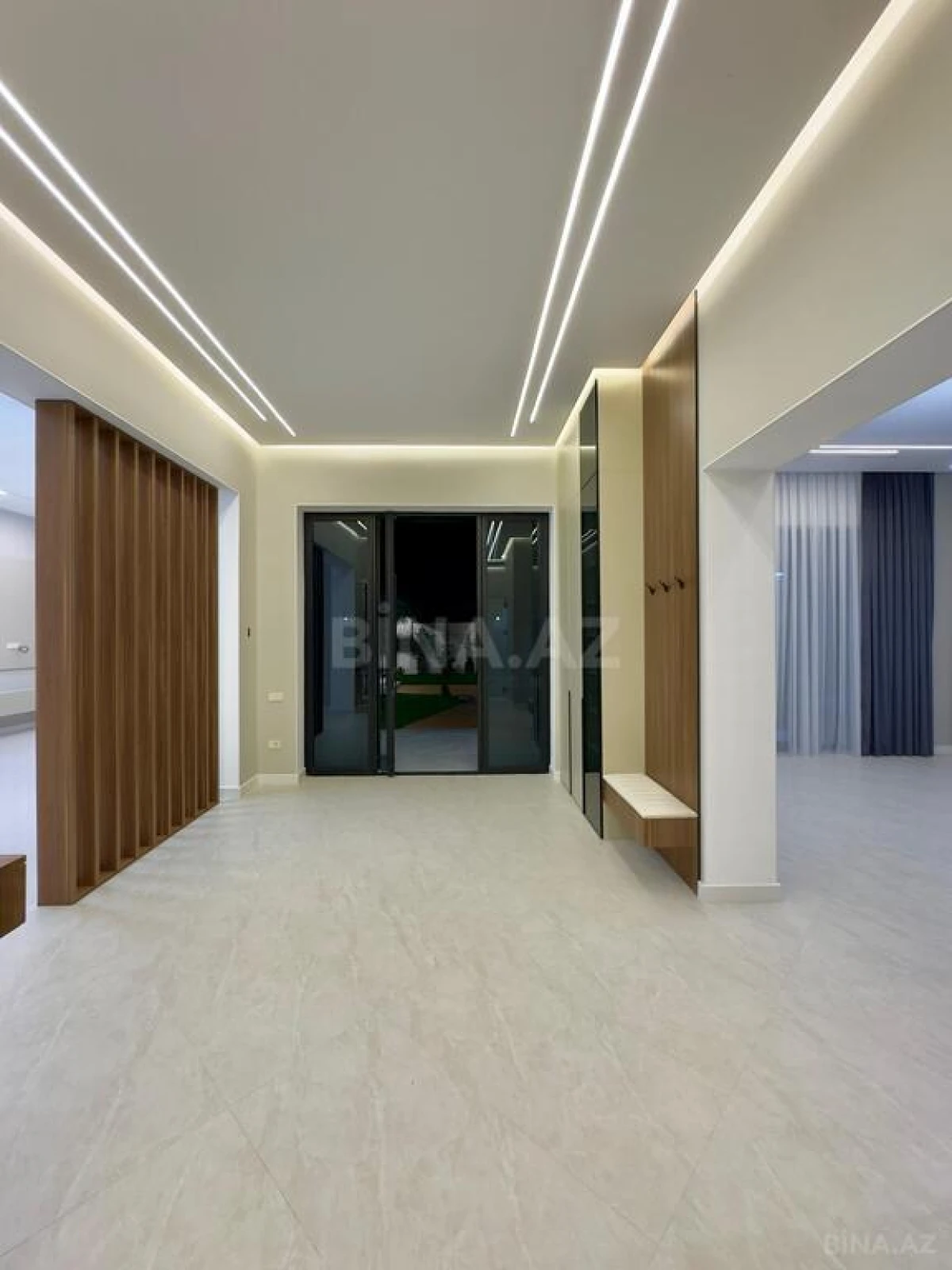 Satılır 5 otaqlı həyət evi 260 m²