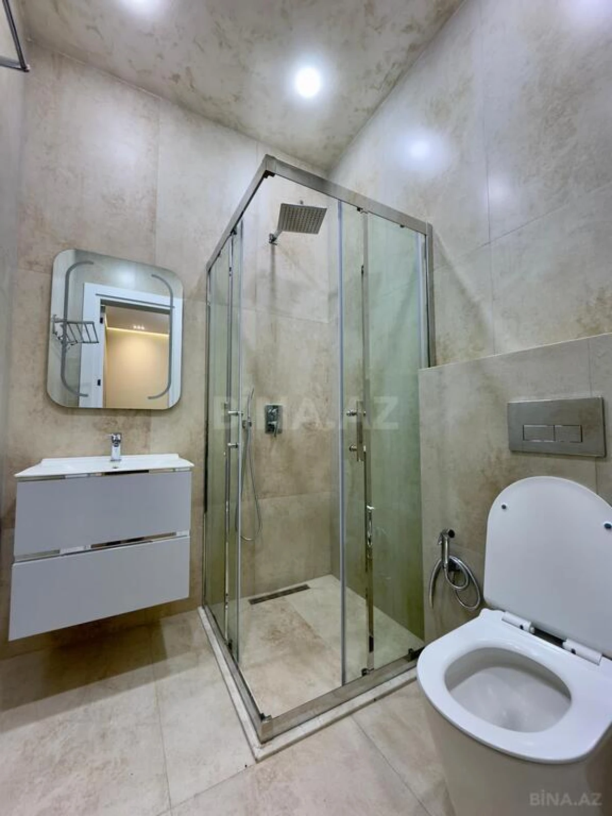 Satılır 5 otaqlı həyət evi 260 m²