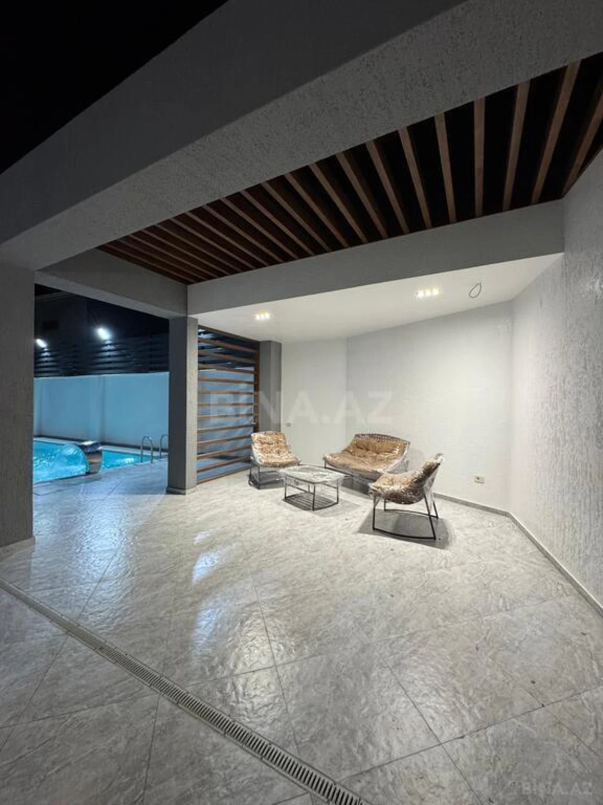 Satılır 5 otaqlı həyət evi 260 m²