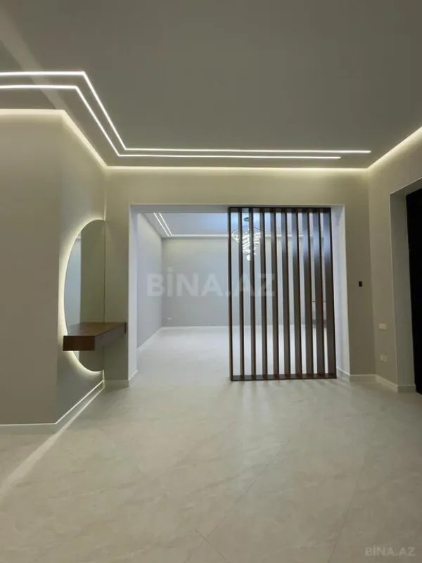Satılır 5 otaqlı həyət evi 260 m²