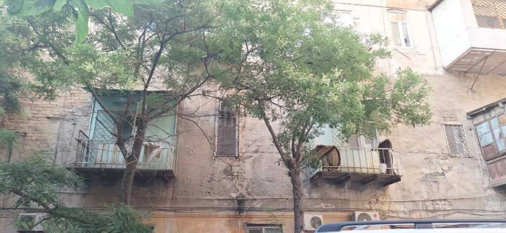Satılır 3 otaqlı mənzil 140 m²