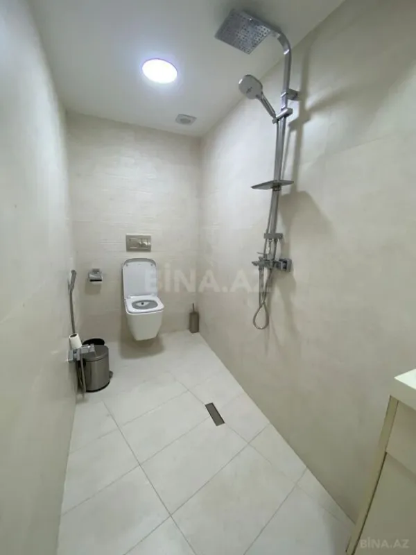 Satılır 4 otaqlı mənzil 238 m²