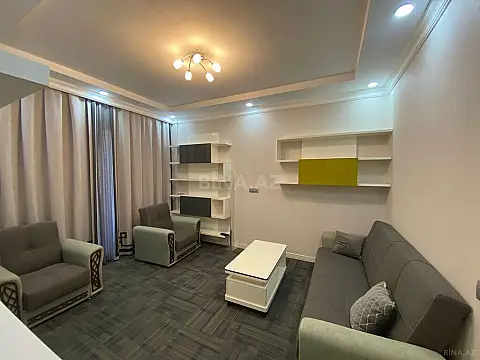 Satılır 4 otaqlı mənzil 238 m²