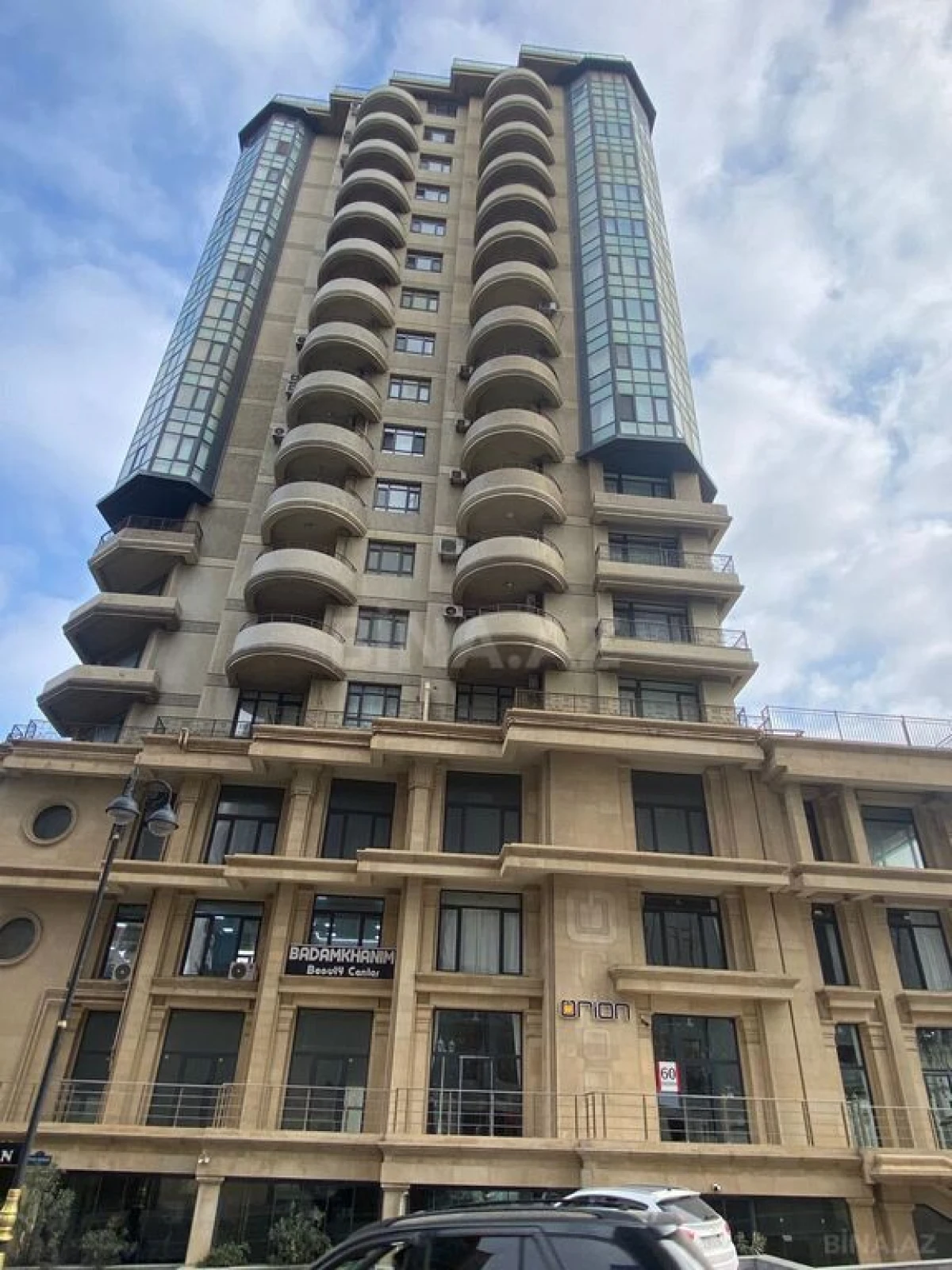 Satılır 4 otaqlı mənzil 238 m²