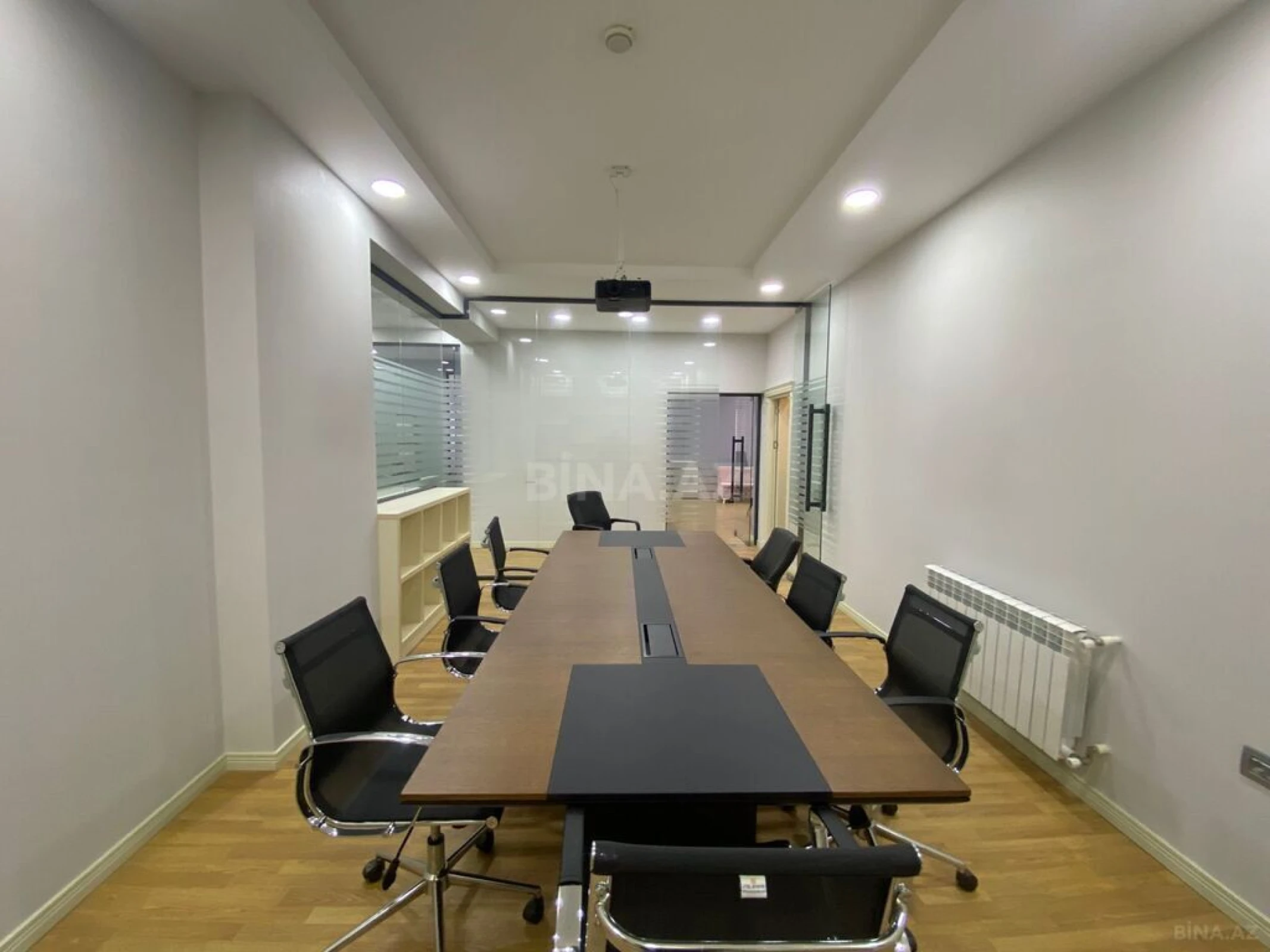 Satılır 4 otaqlı mənzil 238 m²