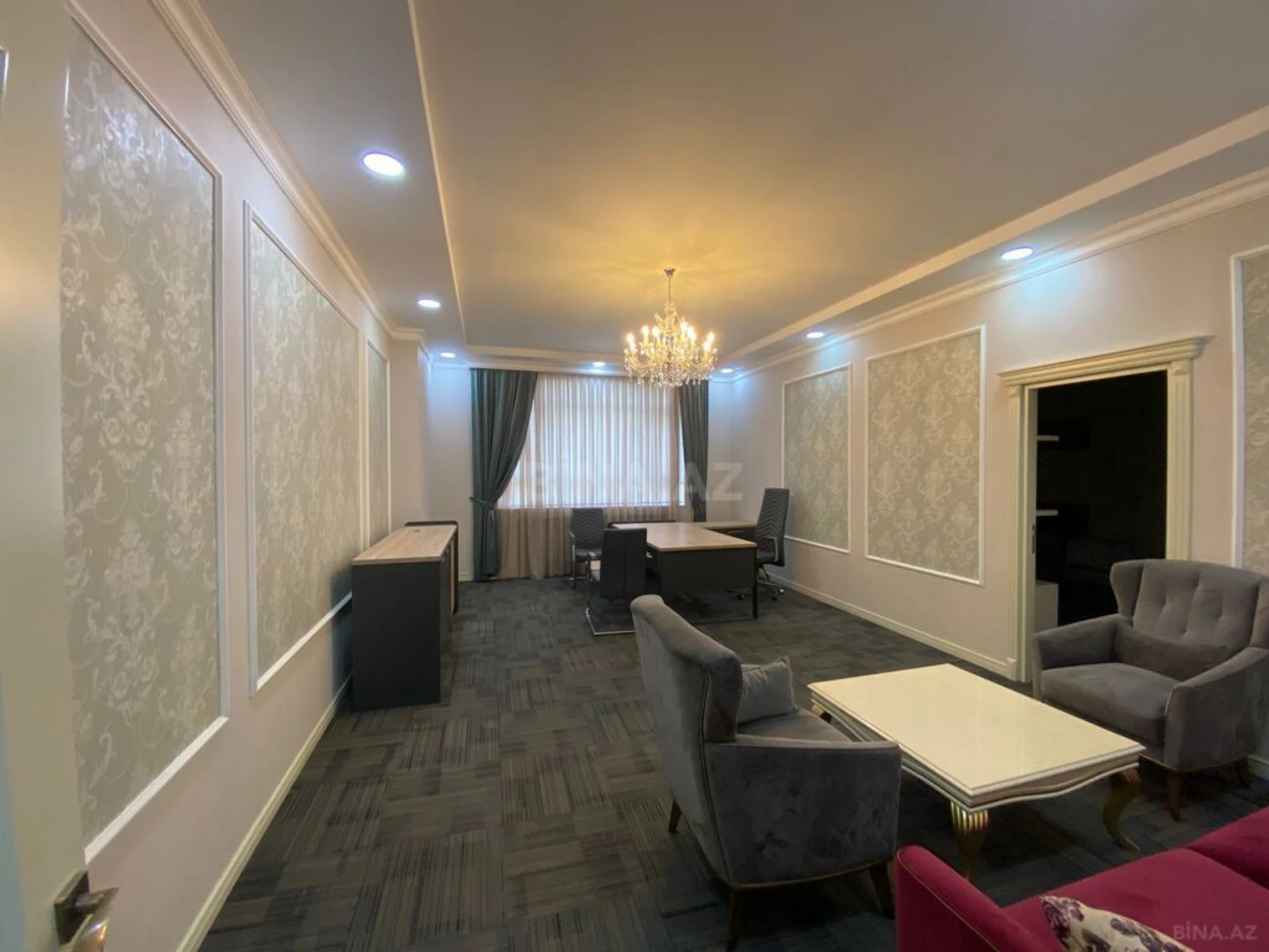 Satılır 4 otaqlı mənzil 238 m²