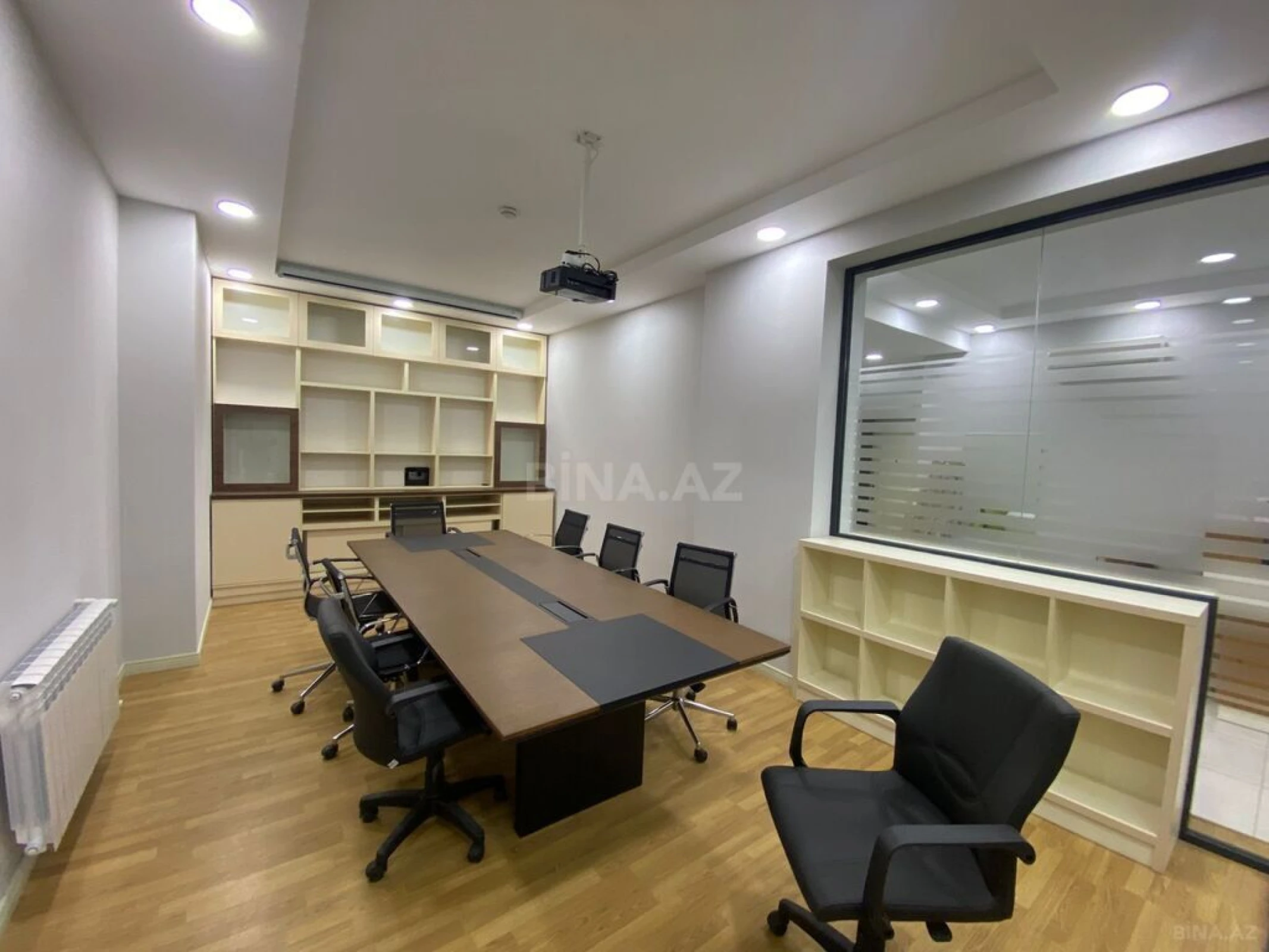 Satılır 4 otaqlı mənzil 238 m²