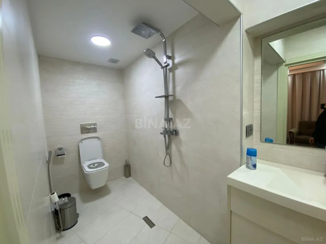 Satılır 4 otaqlı mənzil 238 m²