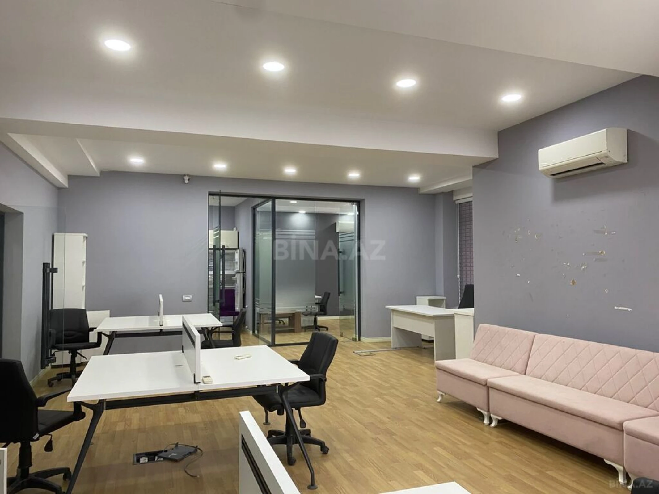 Satılır 4 otaqlı mənzil 238 m²