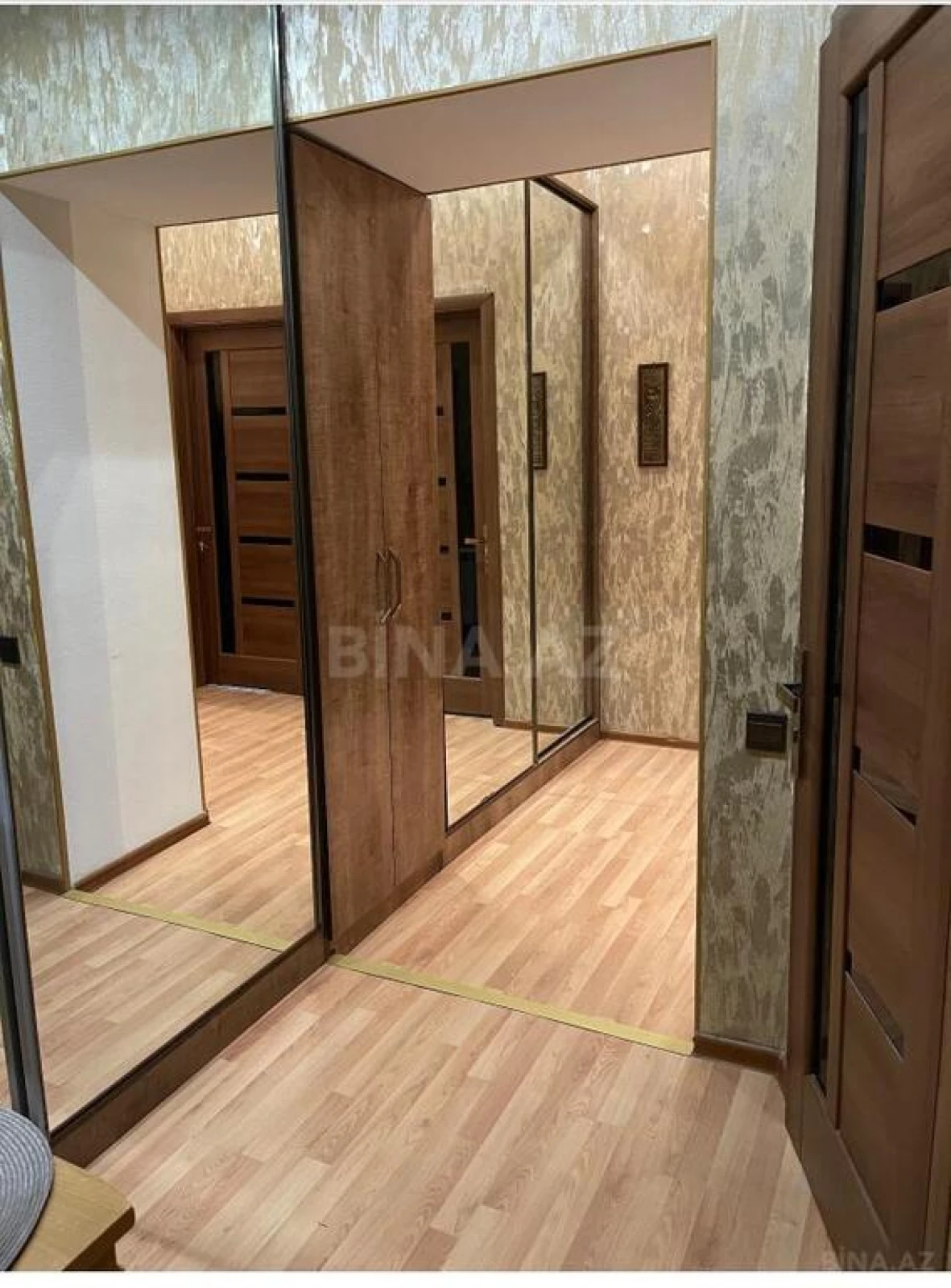 Kirayə verilir 2 otaqlı mənzil 60 m²