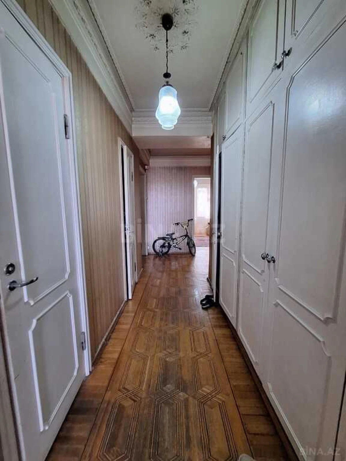 Satılır 5 otaqlı mənzil 180 m²