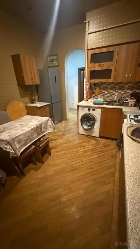 Kirayə verilir 2 otaqlı mənzil 70 m²