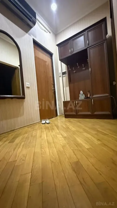 Kirayə verilir 2 otaqlı mənzil 70 m²