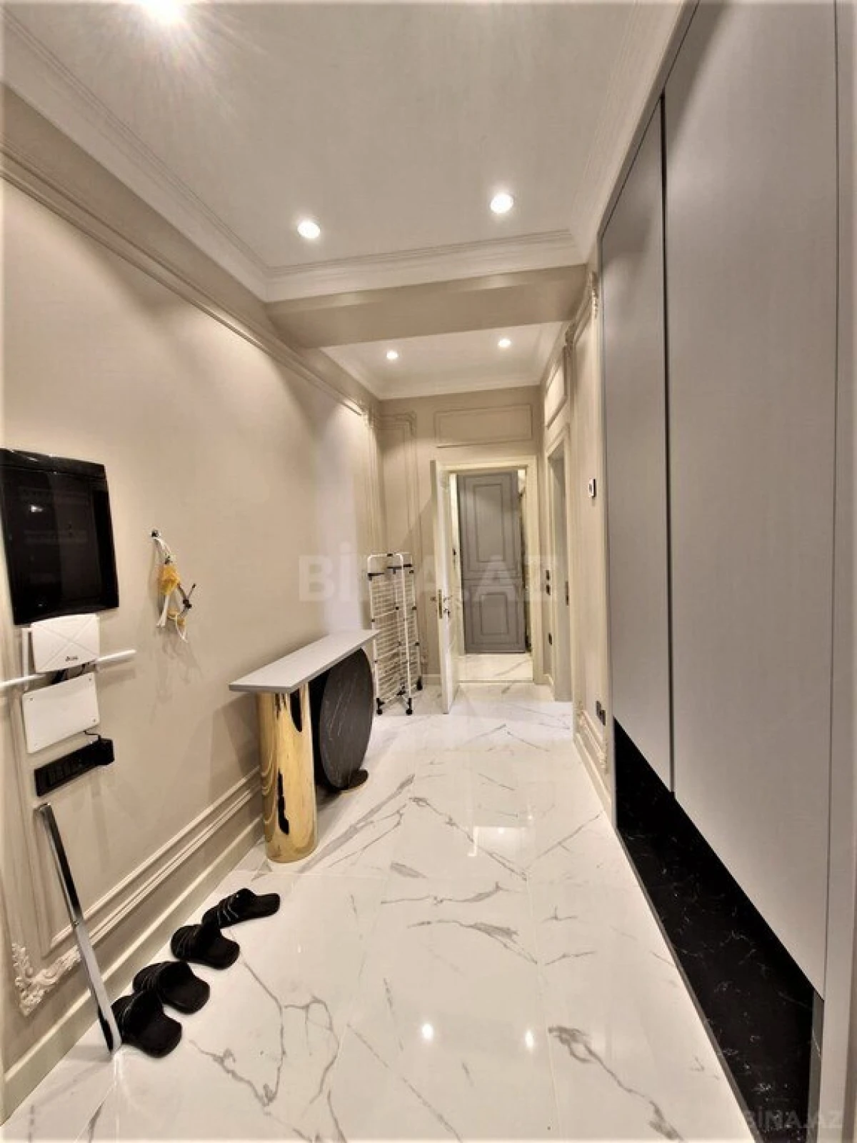 Kirayə verilir 2 otaqlı mənzil 70 m²