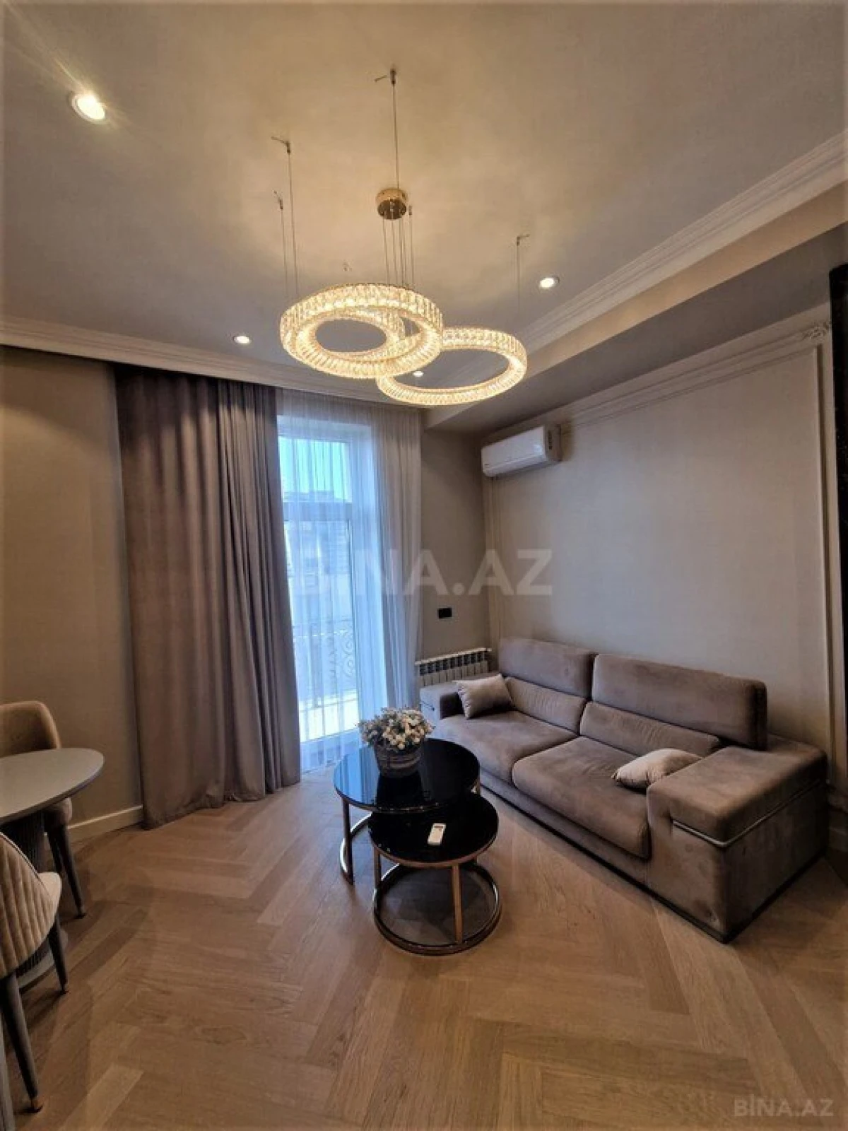 Kirayə verilir 2 otaqlı mənzil 70 m²