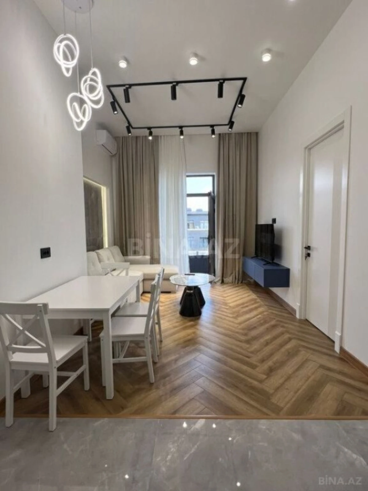 Kirayə verilir 2 otaqlı mənzil 60 m²