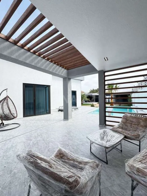 Satılır 5 otaqlı həyət evi 350 m²