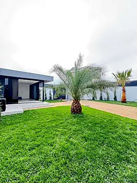 Satılır 5 otaqlı həyət evi 350 m²