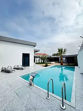 Satılır 5 otaqlı həyət evi 350 m²