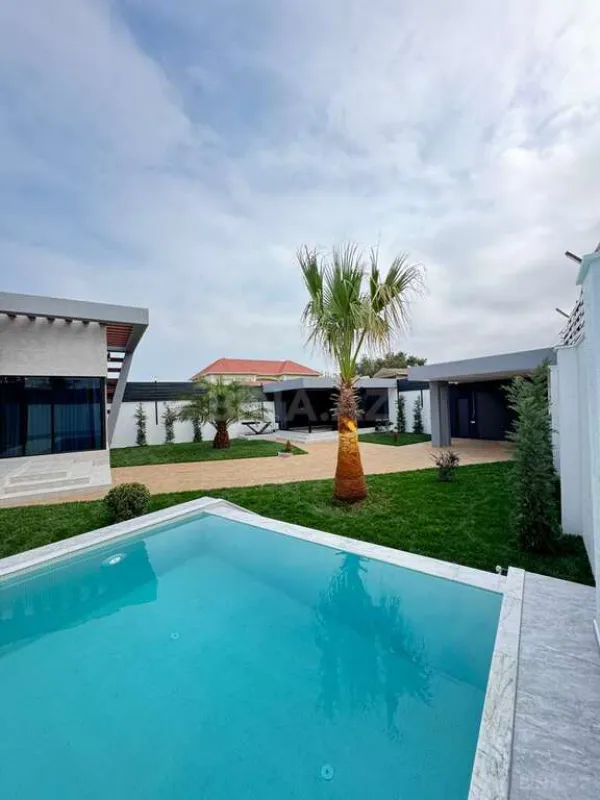 Satılır 5 otaqlı həyət evi 350 m²