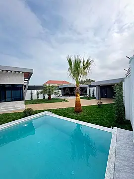 Satılır 5 otaqlı həyət evi 350 m²