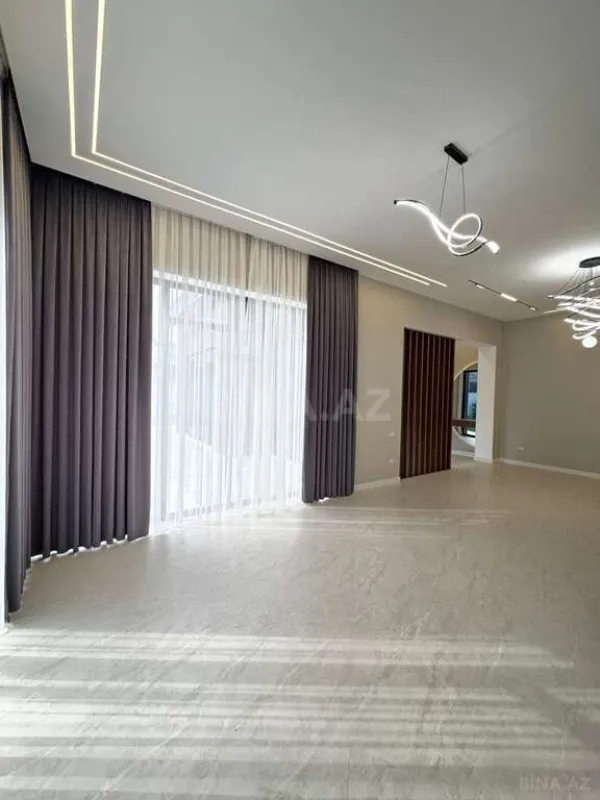 Satılır 5 otaqlı həyət evi 350 m²