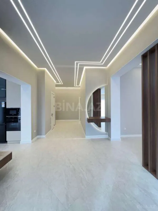 Satılır 5 otaqlı həyət evi 350 m²