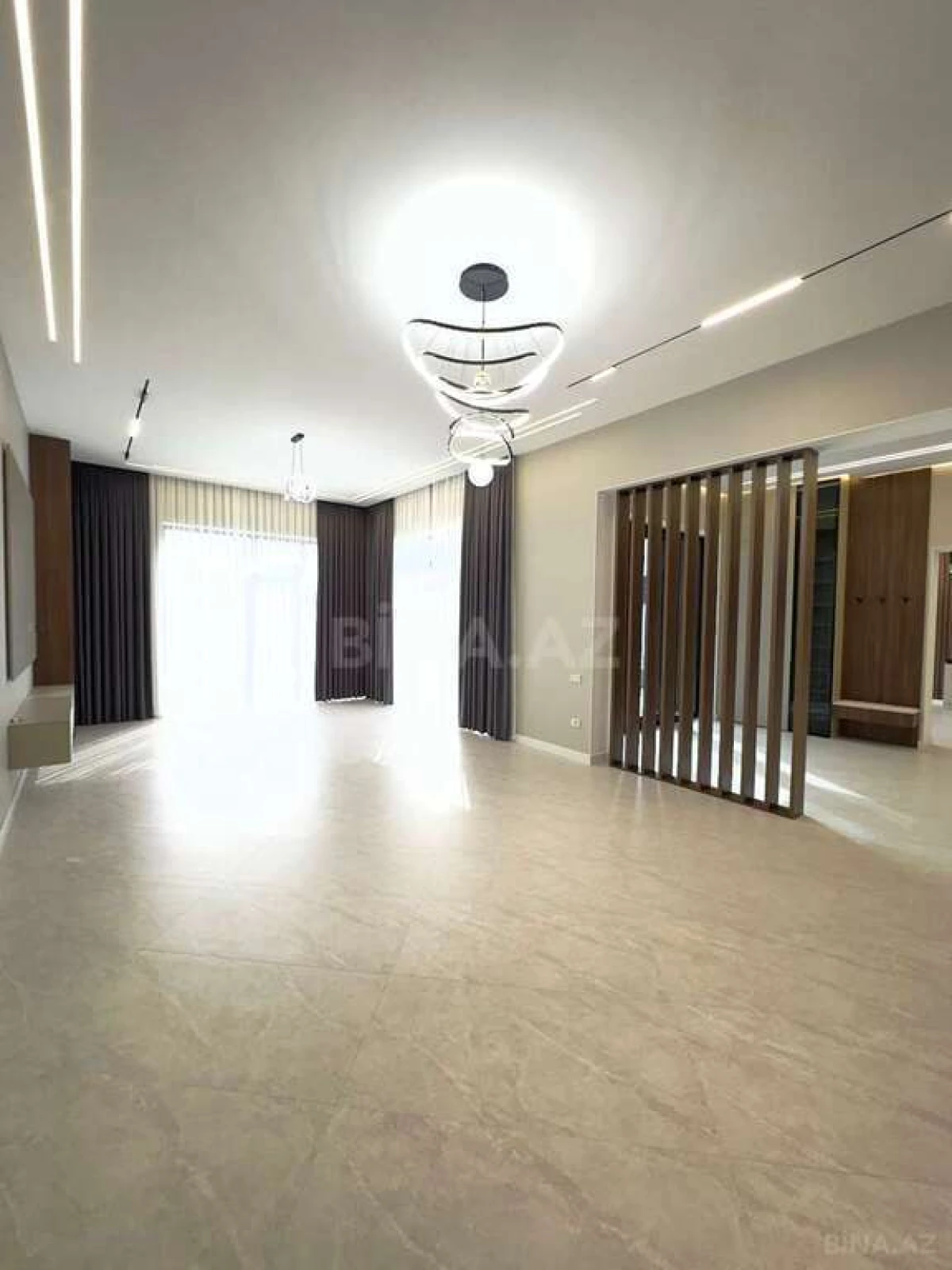 Satılır 5 otaqlı həyət evi 350 m²