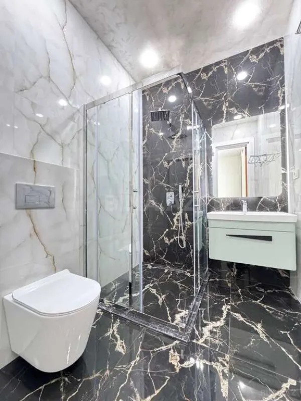 Satılır 5 otaqlı həyət evi 350 m²