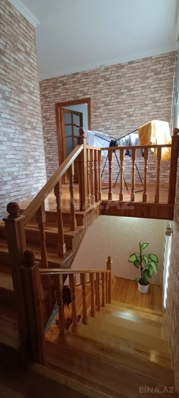 Satılır 7 otaqlı həyət evi 200 m²