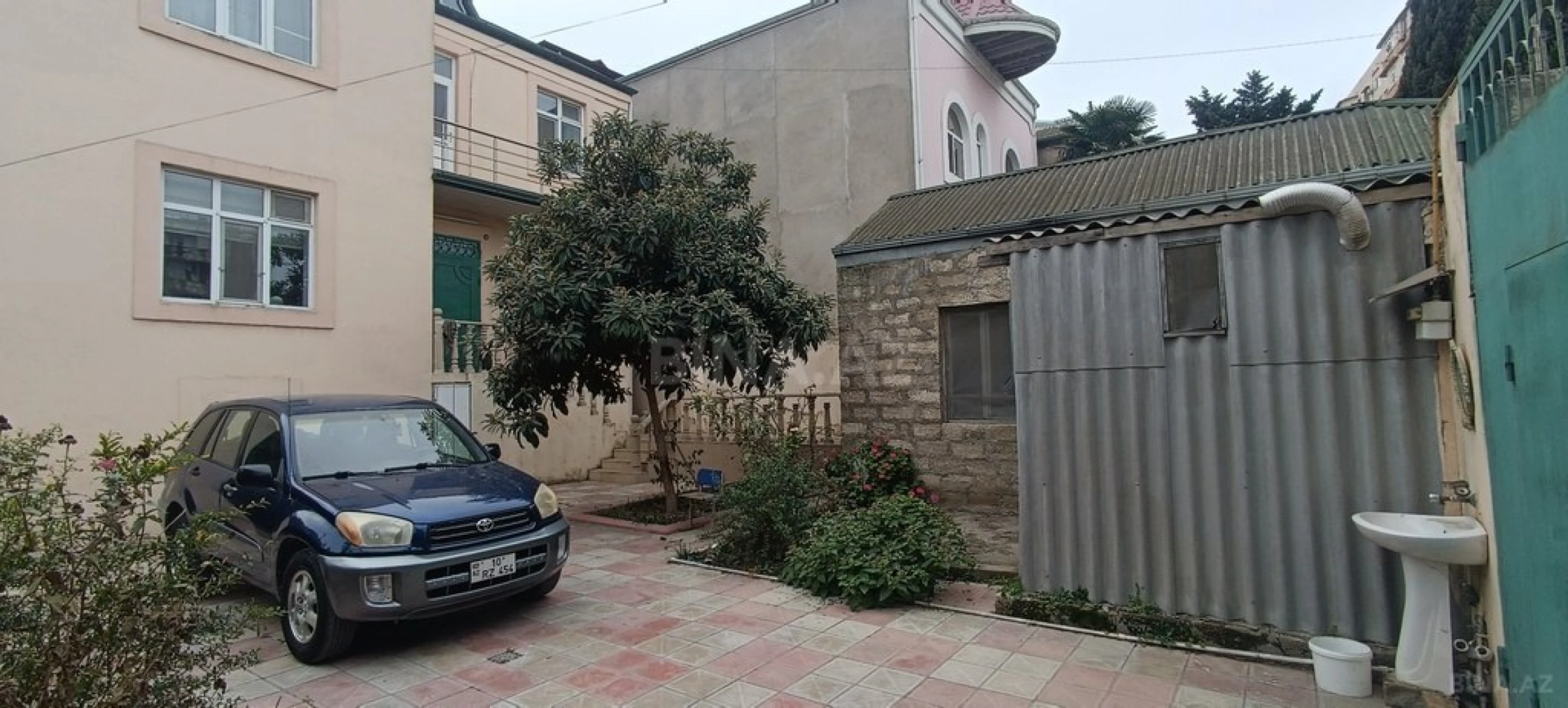 Satılır 7 otaqlı həyət evi 200 m²
