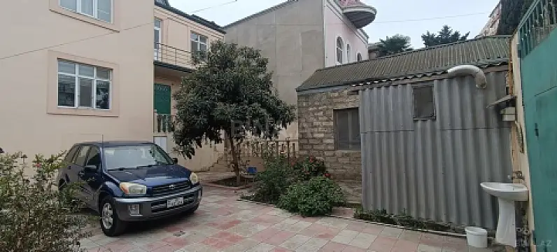 Satılır 7 otaqlı həyət evi 200 m²