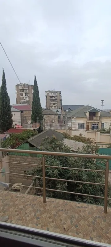 Satılır 7 otaqlı həyət evi 200 m²
