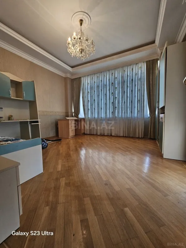 Satılır 3 otaqlı mənzil 120 m²