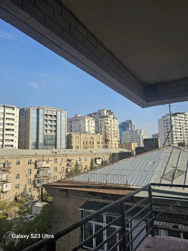 Satılır 3 otaqlı mənzil 120 m²