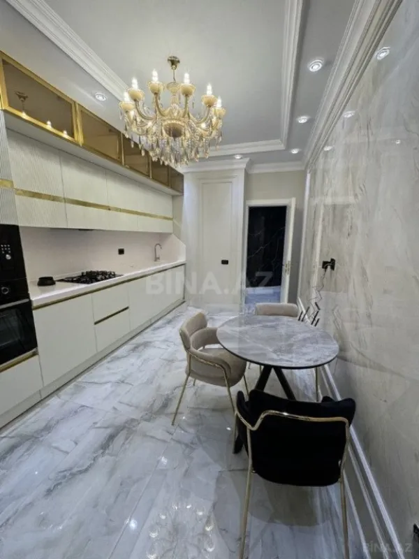 Kirayə verilir 2 otaqlı mənzil 85 m²