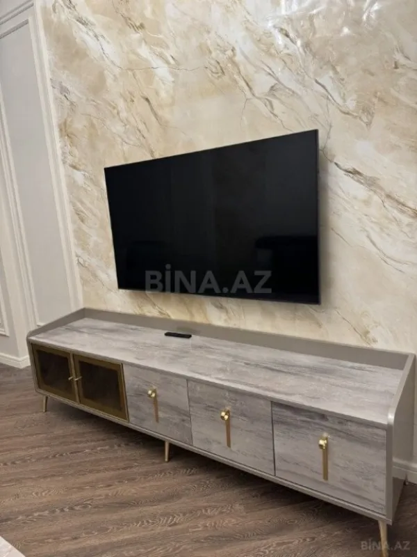 Kirayə verilir 2 otaqlı mənzil 85 m²