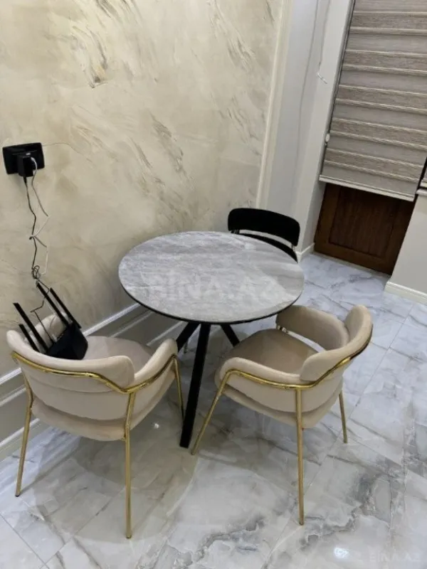 Kirayə verilir 2 otaqlı mənzil 85 m²