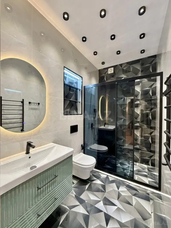 Satılır 4 otaqlı mənzil 195 m²