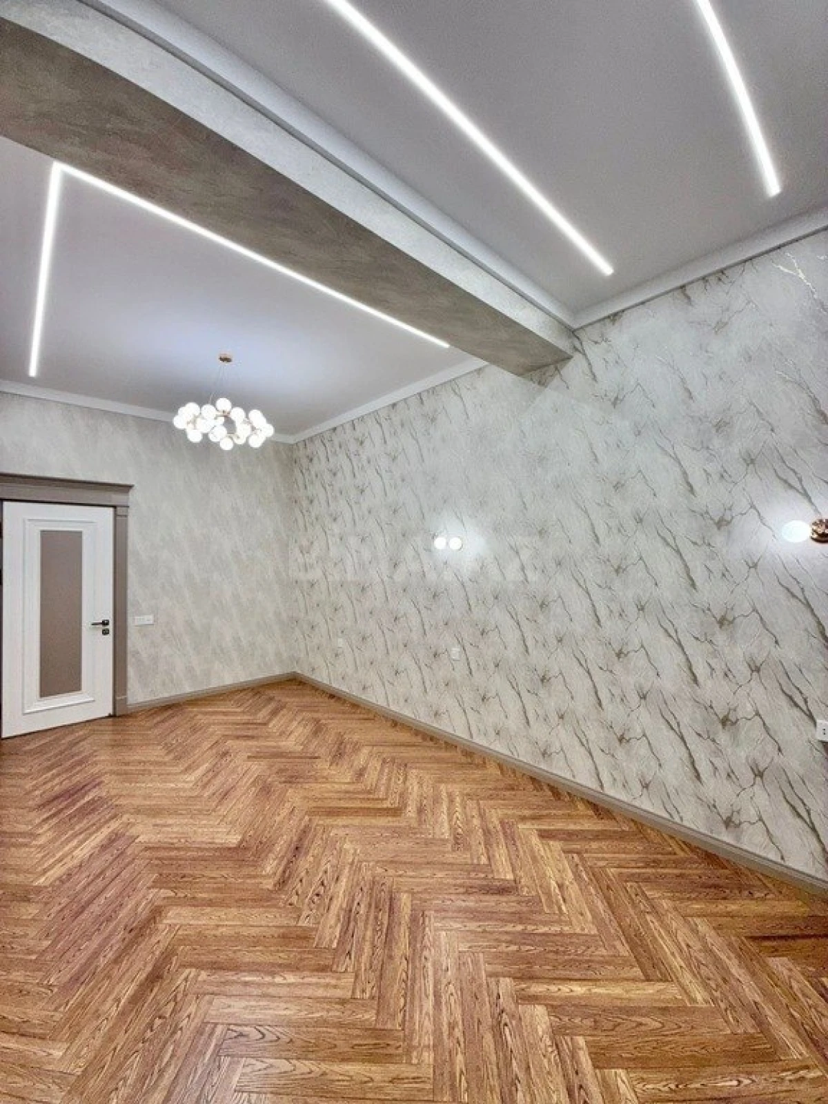 Satılır 4 otaqlı mənzil 195 m²