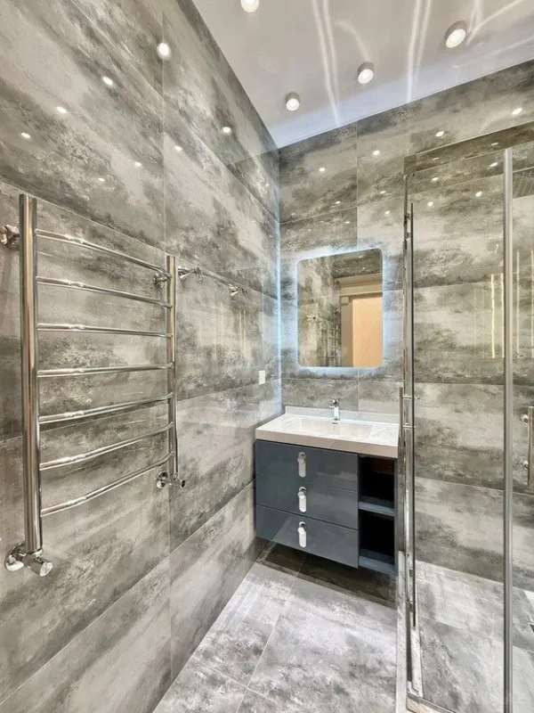 Satılır 4 otaqlı mənzil 195 m²