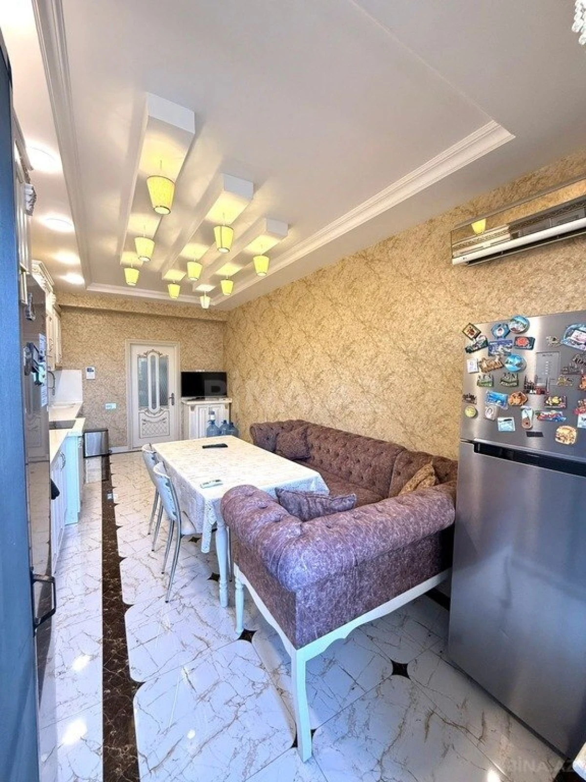 Satılır 5 otaqlı mənzil 226 m²