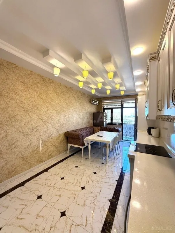 Satılır 5 otaqlı mənzil 226 m²