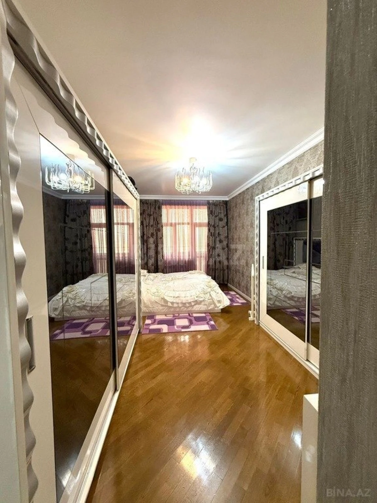 Satılır 5 otaqlı mənzil 226 m²