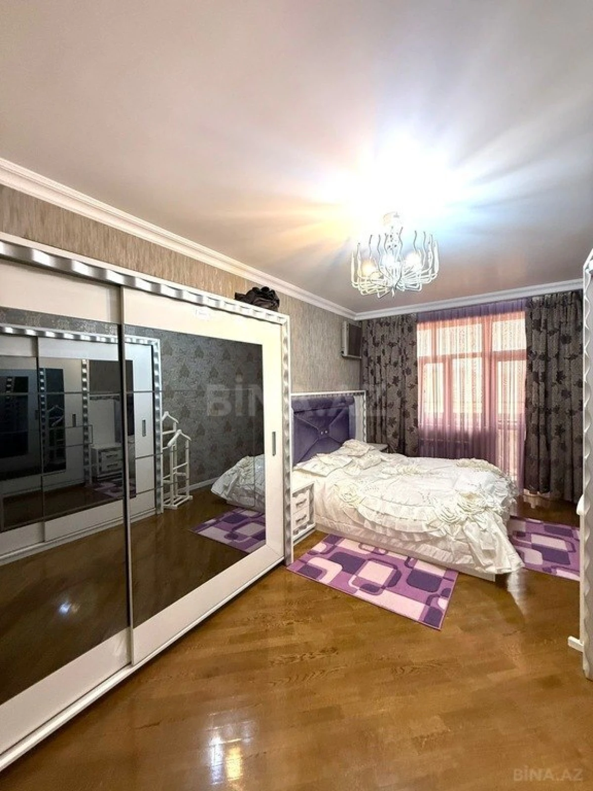 Satılır 5 otaqlı mənzil 226 m²