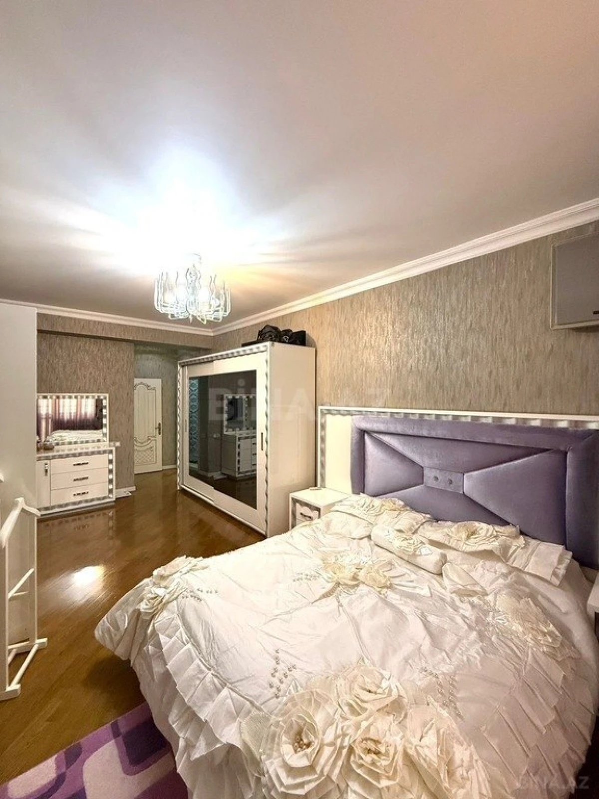 Satılır 5 otaqlı mənzil 226 m²